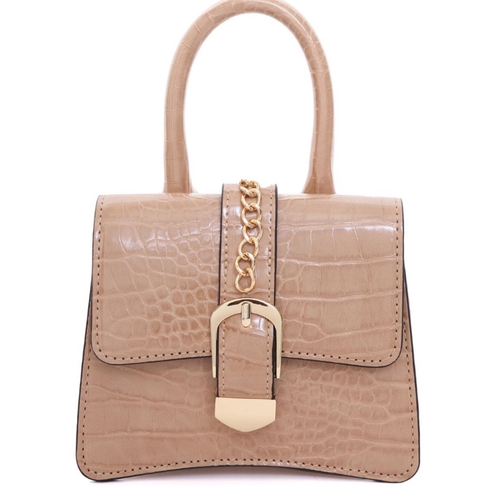NWT FashionNova “Queen of Everything” Nude Handbag👝🤩